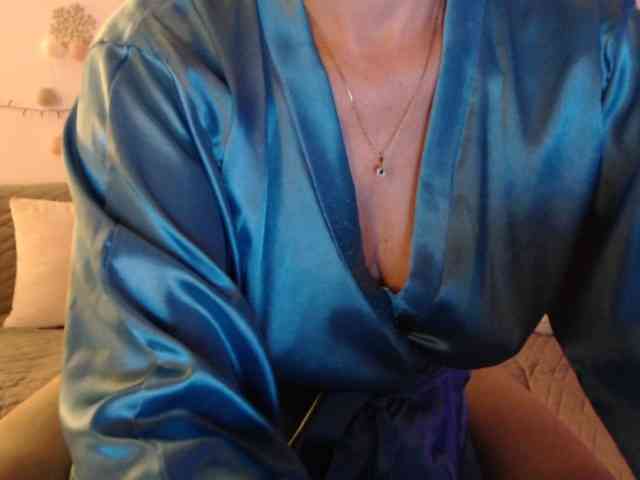 goodSnowQueen webcam