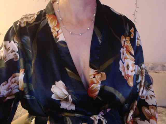 goodSnowQueen webcam