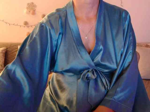 goodSnowQueen webcam