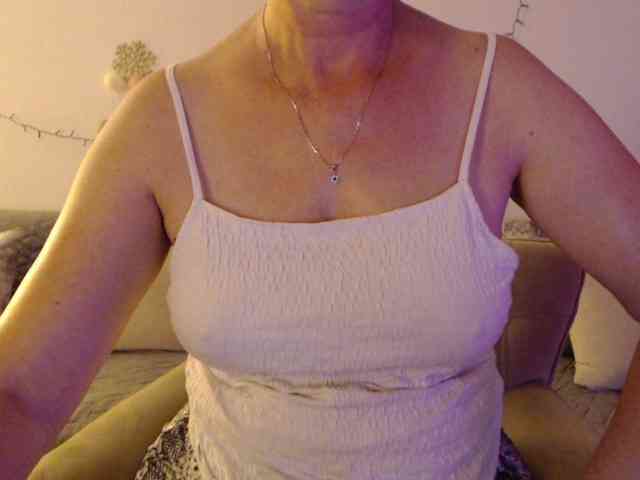 goodSnowQueen webcam