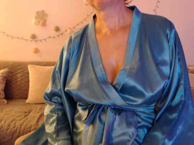 goodSnowQueen goodSnowQueen