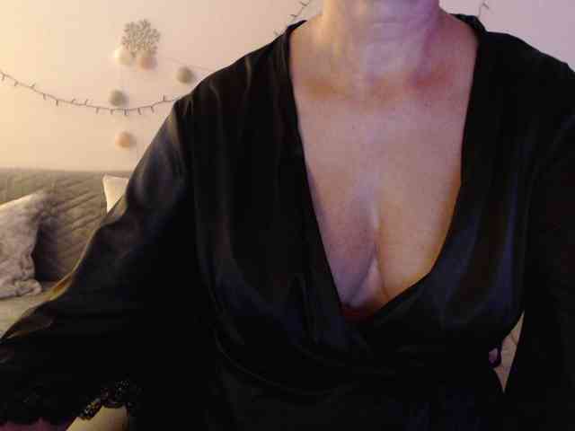 goodSnowQueen webcam