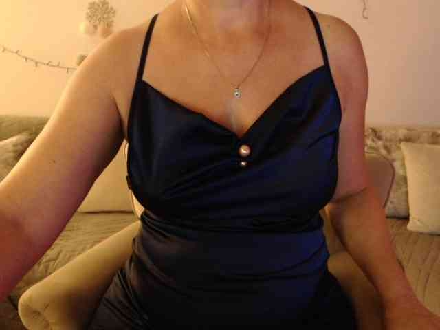 goodSnowQueen webcam