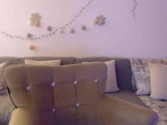 goodSnowQueen webcam
