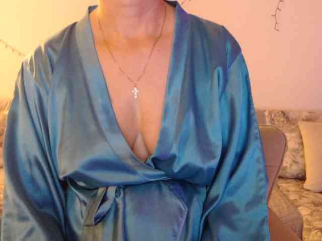 goodSnowQueen webcam