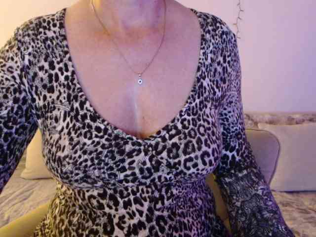 goodSnowQueen webcam