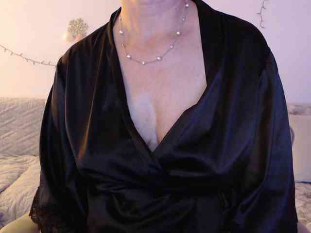 goodSnowQueen webcam