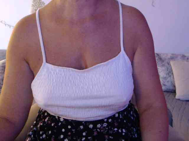 goodSnowQueen webcam