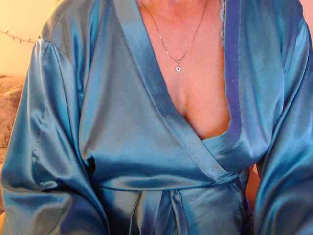 goodSnowQueen webcam