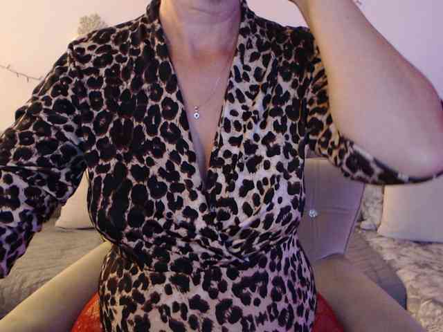 goodSnowQueen webcam
