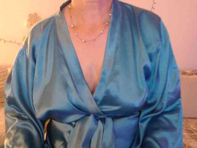 goodSnowQueen webcam