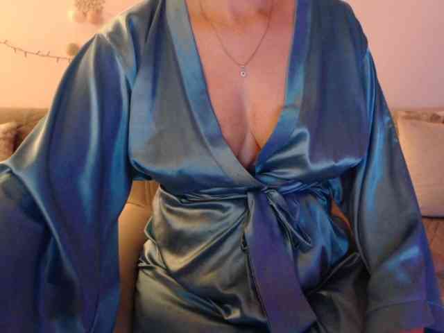 goodSnowQueen webcam