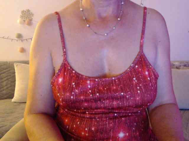 goodSnowQueen webcam