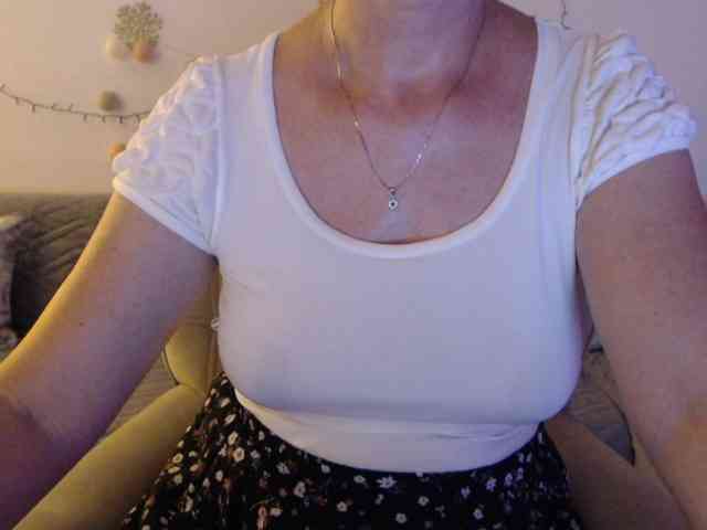 goodSnowQueen webcam
