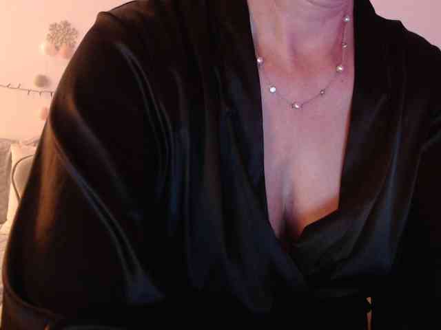 goodSnowQueen webcam