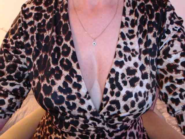 goodSnowQueen webcam