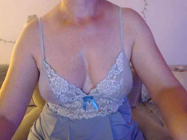 goodSnowQueen webcam