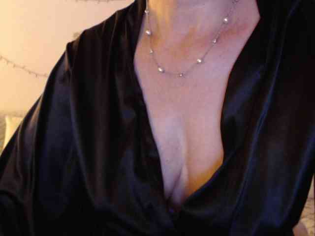 goodSnowQueen webcam