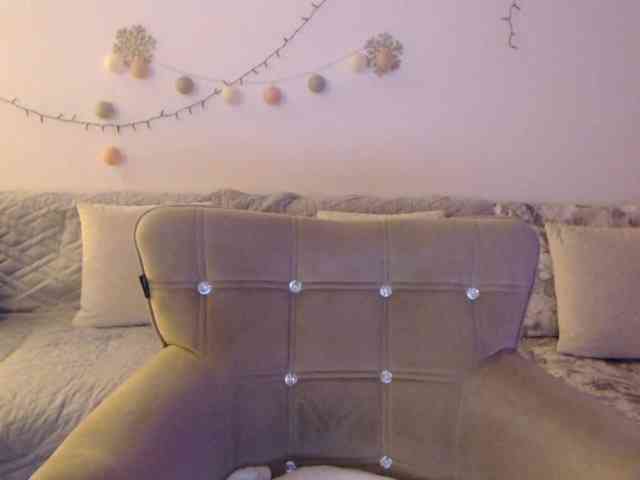 goodSnowQueen webcam