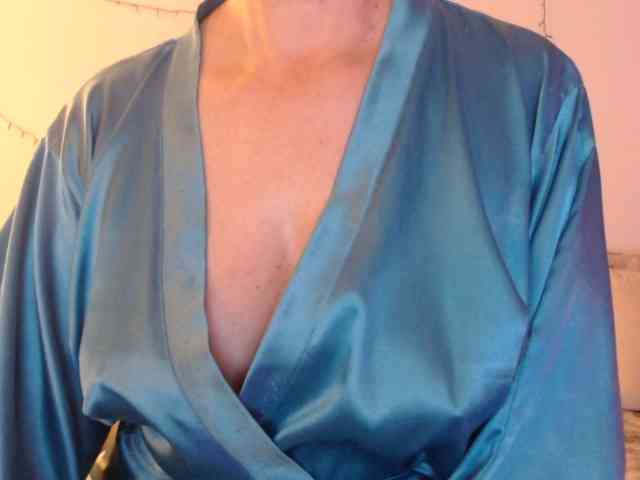 goodSnowQueen webcam