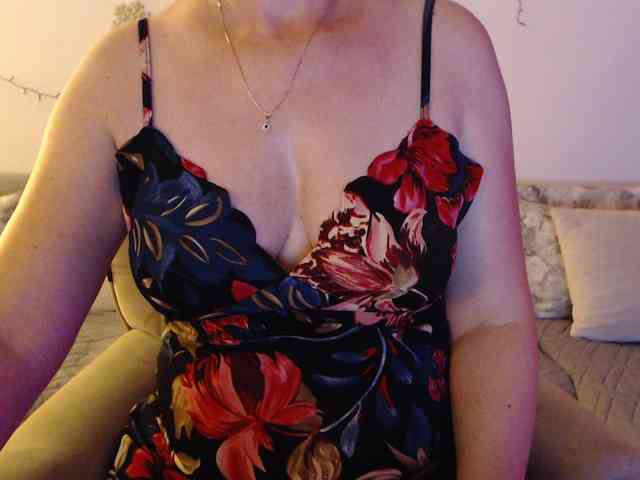 goodSnowQueen webcam
