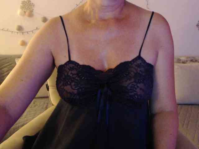 goodSnowQueen webcam