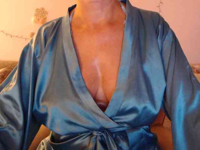 goodSnowQueen webcam