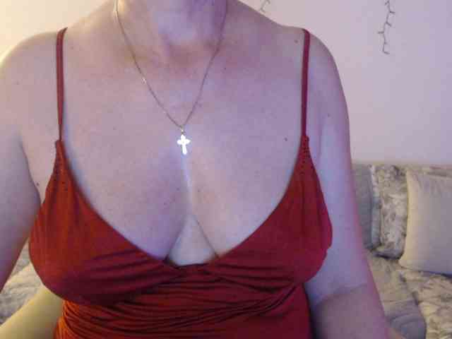 goodSnowQueen webcam