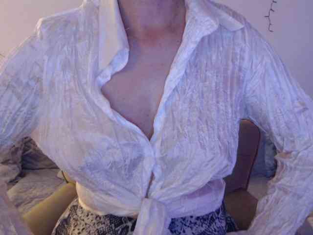 goodSnowQueen webcam