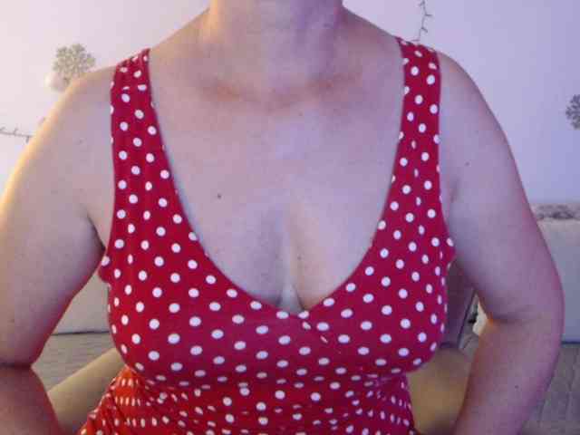 goodSnowQueen webcam