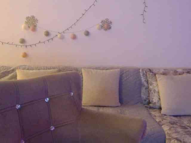 goodSnowQueen webcam