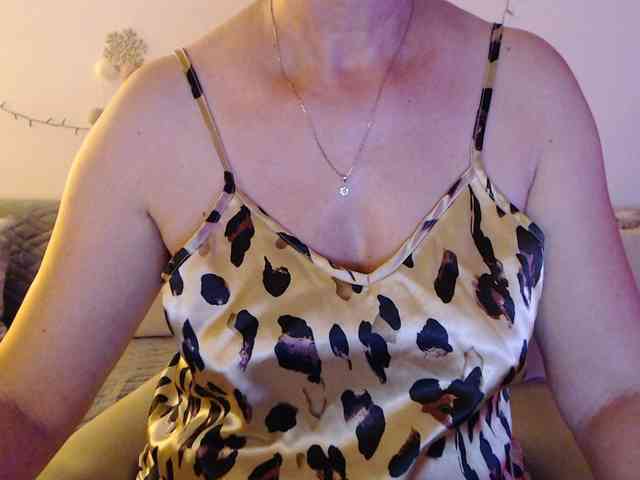 goodSnowQueen webcam