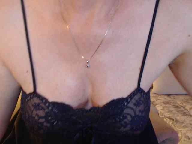 goodSnowQueen webcam