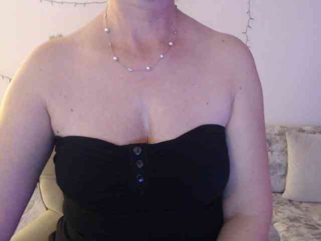 goodSnowQueen webcam