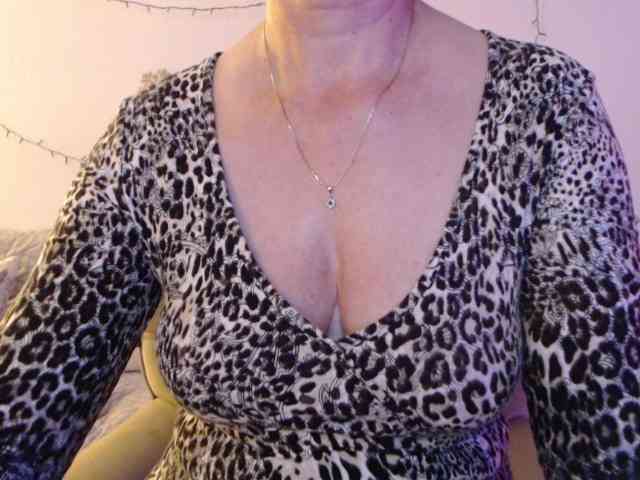 goodSnowQueen webcam