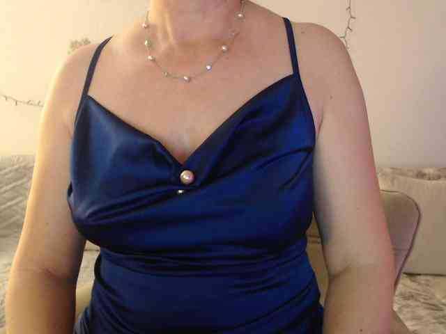 goodSnowQueen webcam