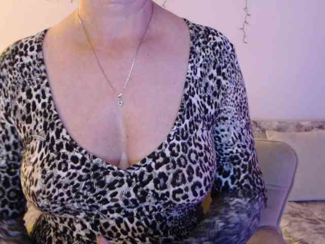 goodSnowQueen webcam