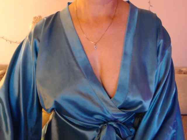 goodSnowQueen webcam