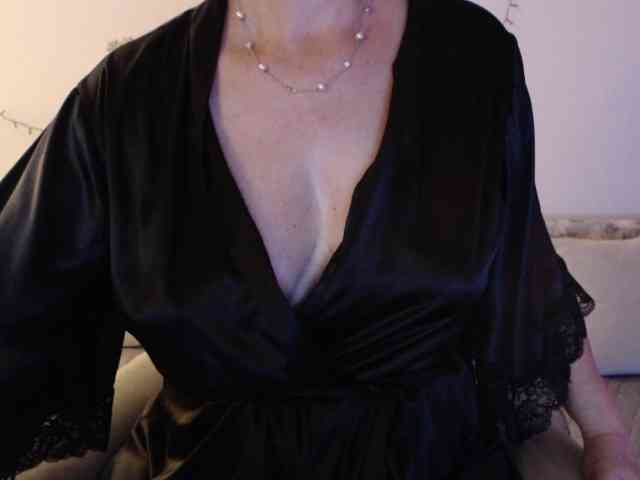 goodSnowQueen webcam
