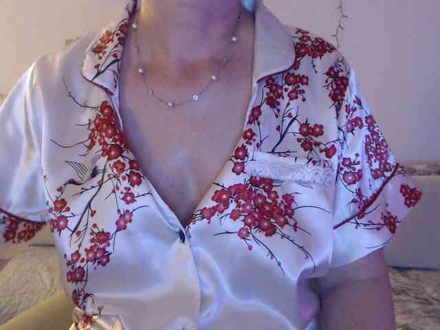 goodSnowQueen webcam