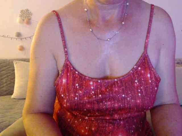 goodSnowQueen webcam
