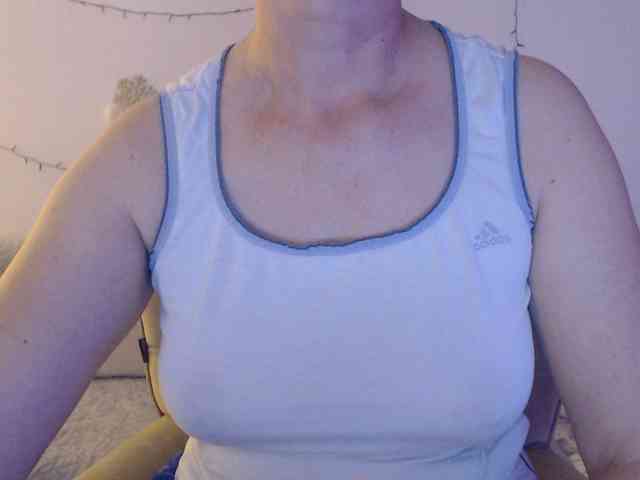 goodSnowQueen webcam