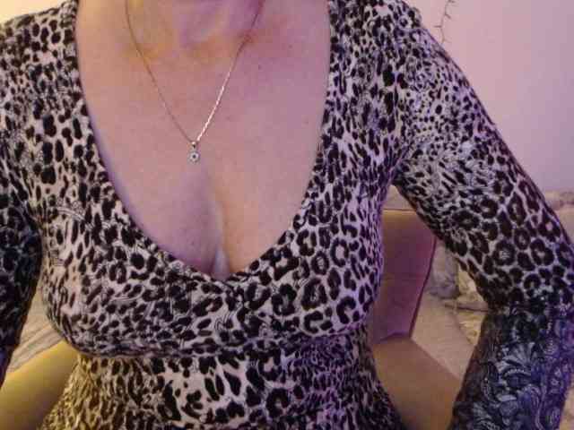 goodSnowQueen webcam