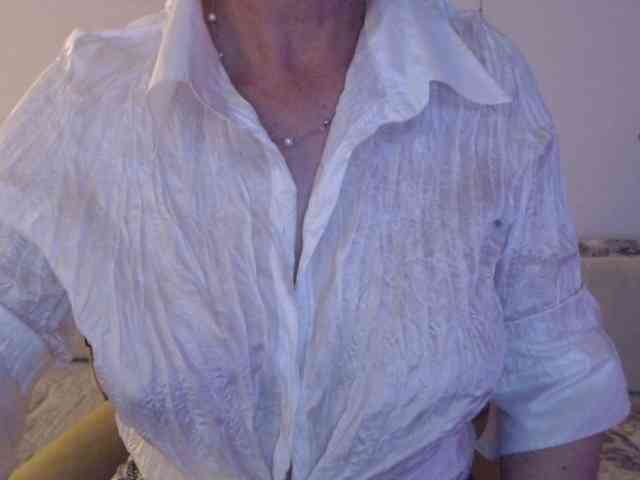 goodSnowQueen webcam