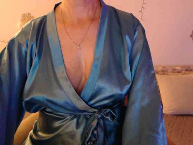goodSnowQueen webcam