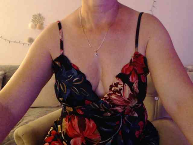 goodSnowQueen webcam