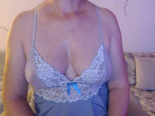 goodSnowQueen webcam