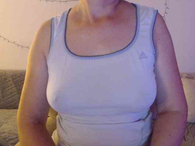 goodSnowQueen webcam