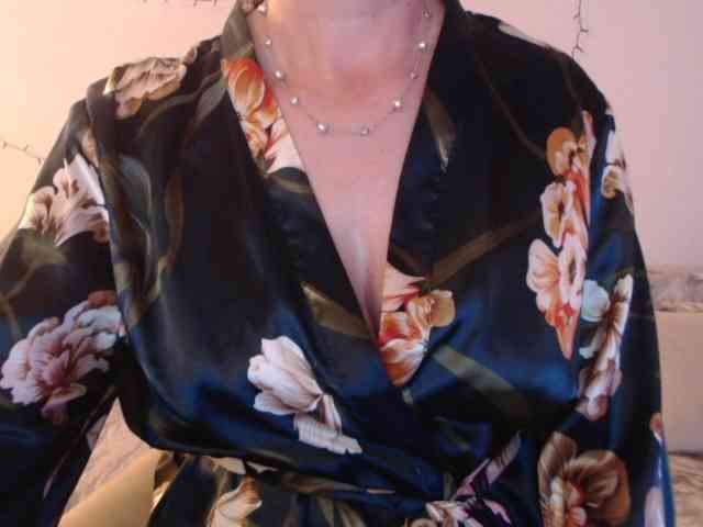 goodSnowQueen webcam