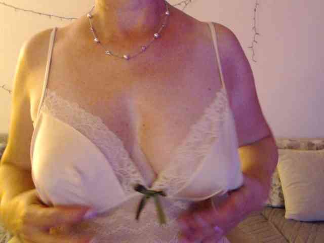 goodSnowQueen webcam